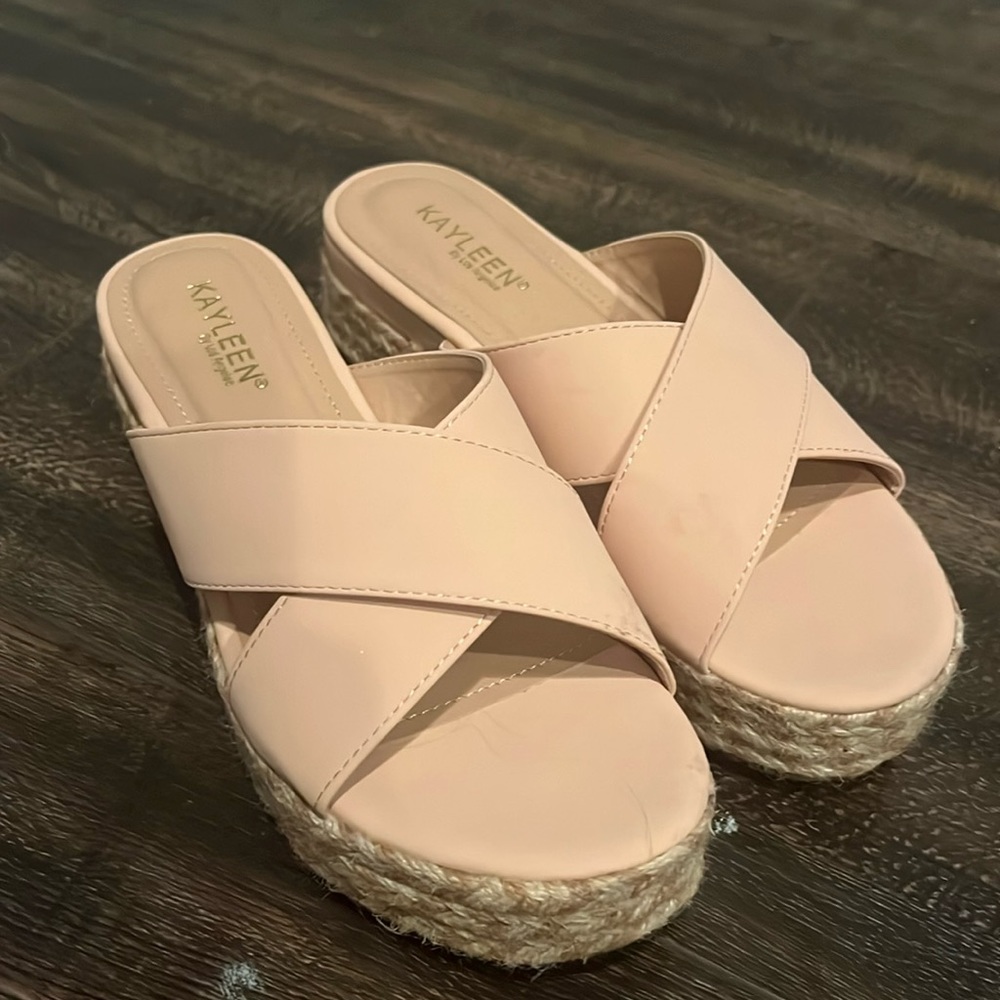 Dahlia wedges
